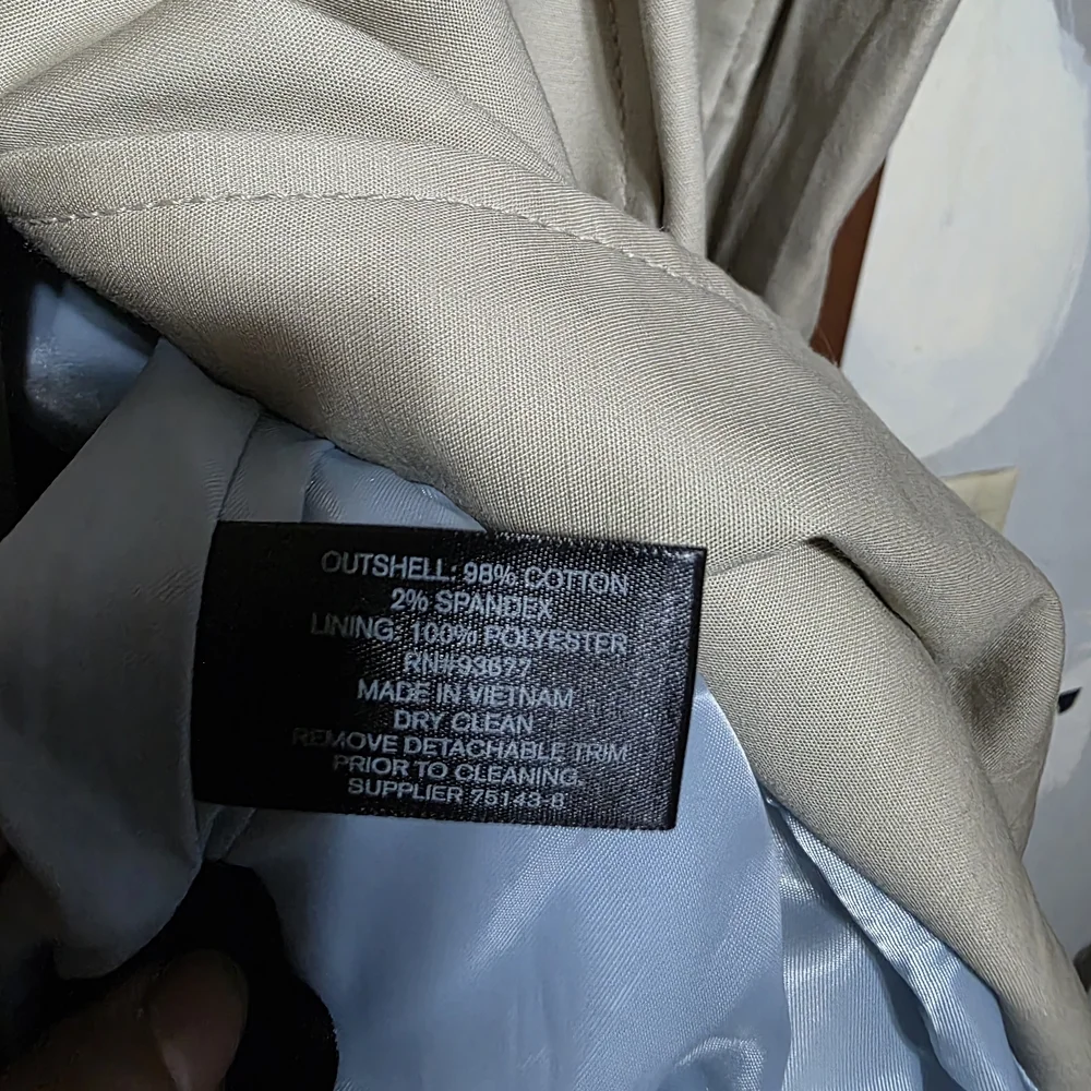 Liz Claiborne Classic Beige Trench Coat - Picture 5 of 6
